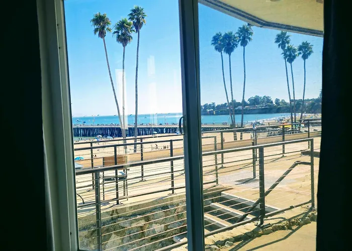Casablanca Inn On The Beach
